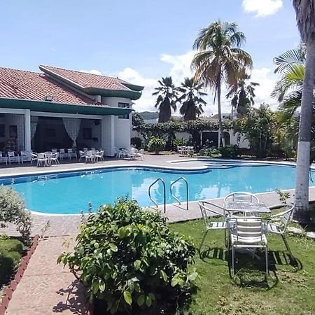 Casa Frasser Honda  Extérieur photo